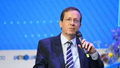 נשיא המדינה יצחק הרצוג בוועידת התפוצות של מקור ראשון. | שריה דיאמנט