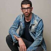 חנן בן–ארי. | גלעד בר- שלו