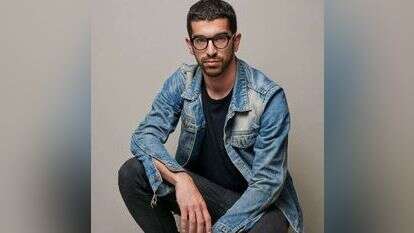 חנן בן–ארי. | גלעד בר- שלו