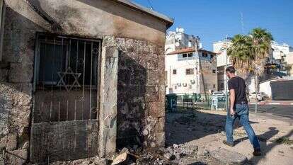 בית הכנסת השרוף בלוד. | יוסי אלוני, פלאש 90