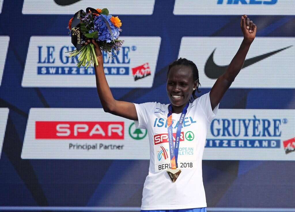 נמצאות הרבה ביחד. לונה צ'מטאי–סלפטר. | Images Getty / Kern M