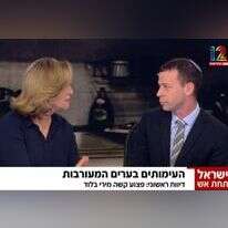 לולא נוכחותו המאזנת באולפן, הרייטינג היה צונח כמו מניית סלקום. עמית סגל ואילנה דיין. | מסך: חדשות 12