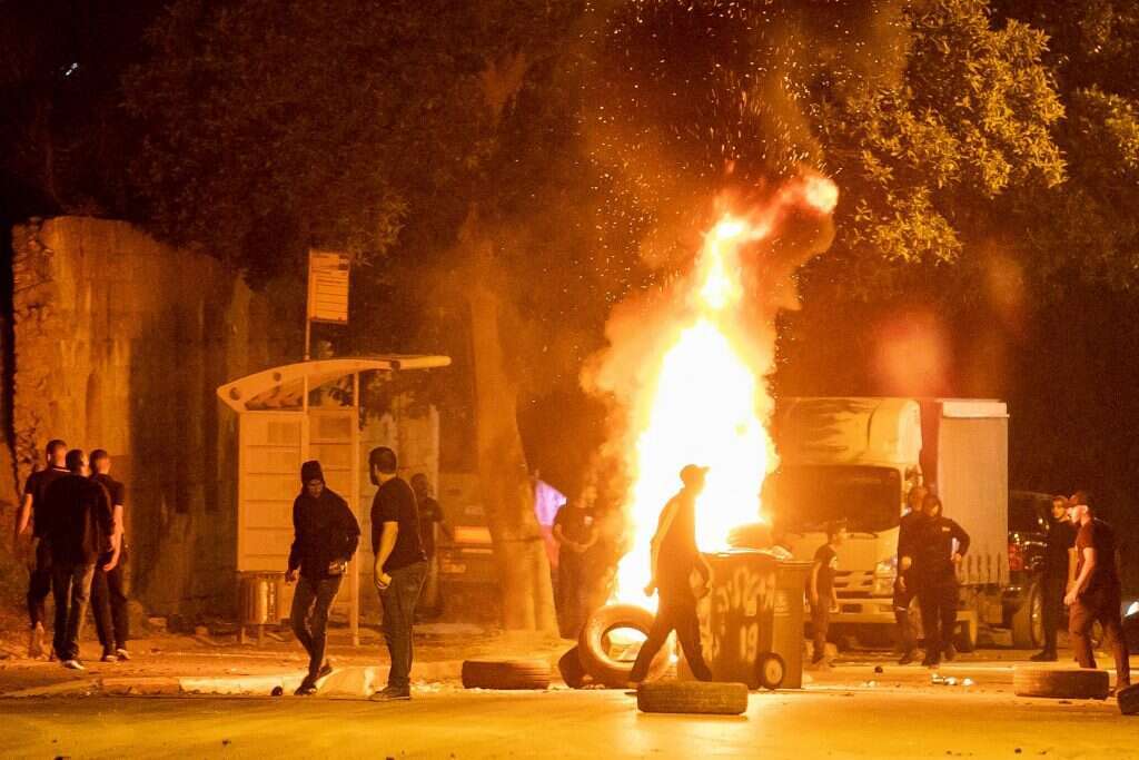 זירת התפרעות במהלך שומר החומות. אילוסטרציה. | יוסי אלוני, פלאש 90