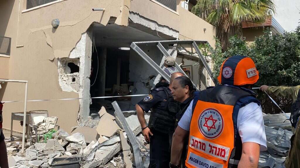 פגיעה ישירה בבית באשקלון. | תיעוד מבצעי מד"א