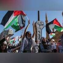 מפגן תמיכה בחמאס בביירות. | EPA מפגן תמיכה בחמאס בביירות. | EPA