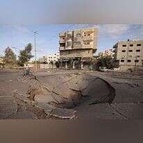 כבישים שקרסו לתוך המנהרות ברצועה. | AFP כבישים שקרסו לתוך המנהרות ברצועה. | AFP