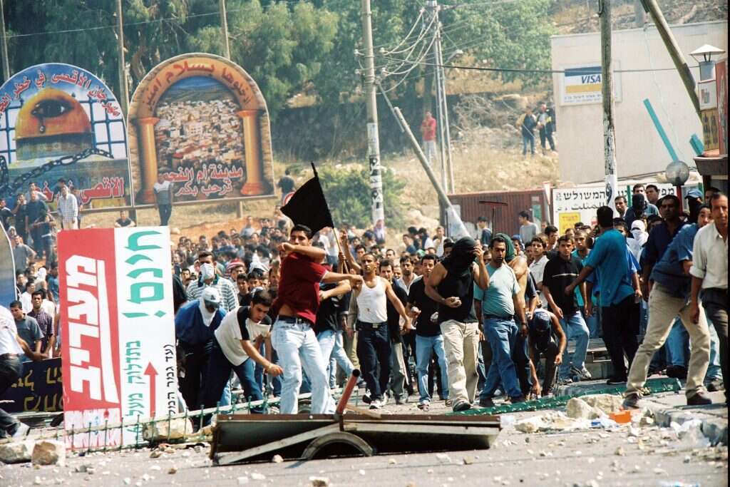 מהומות באום אל־פאחם,אוקטובר 2000 . | יוסי זמיר- פלאש 90 מהומות באום אל־פאחם,אוקטובר 2000 . | יוסי זמיר- פלאש 90