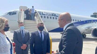 גבי אשכנזי נוחת במצרים, הבוקר. | משרד החוץ