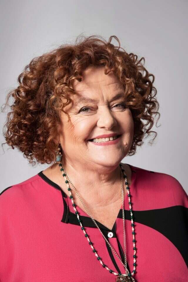 לאה שבת. | שרי עוז