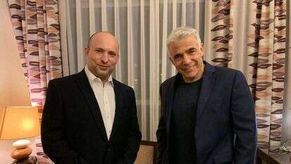 בנט ולפיד בכפר המכביה