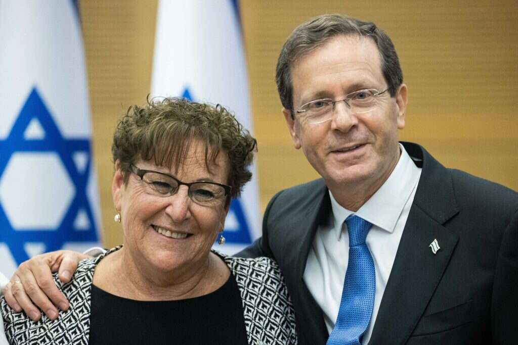 עם מרים פרץ, ביום הבחירות לנשיאות. | יונתן זינדל, פלאש 90