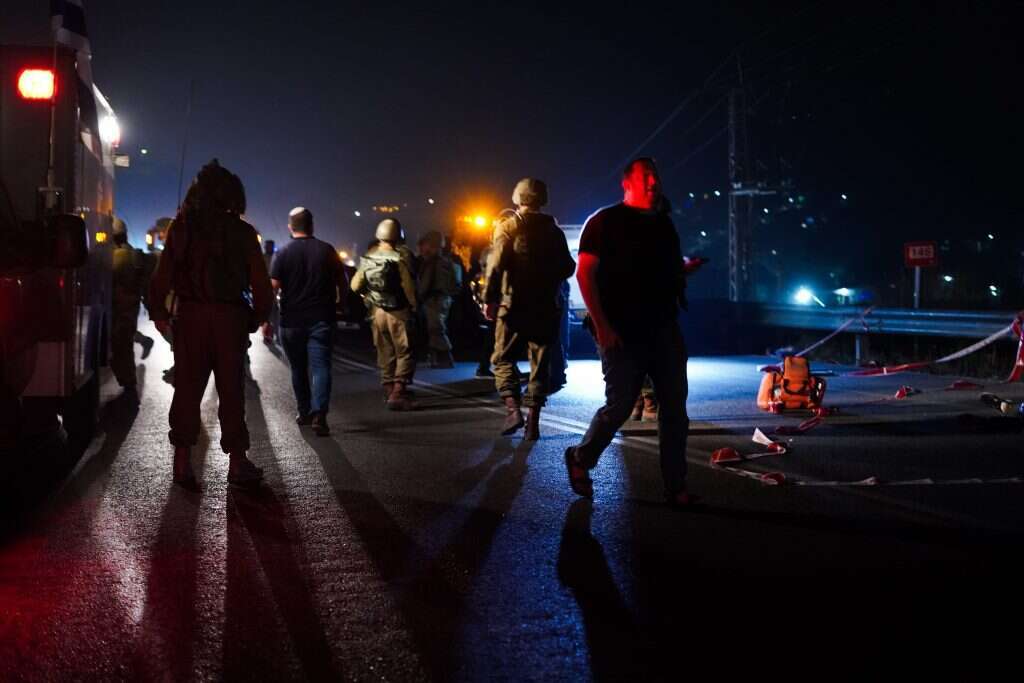 "כל עוד המחבל עמד, גם אני ניסיתי לפגוע בו". זירת הפיגוע. | הלל מאיר- פלאש 90