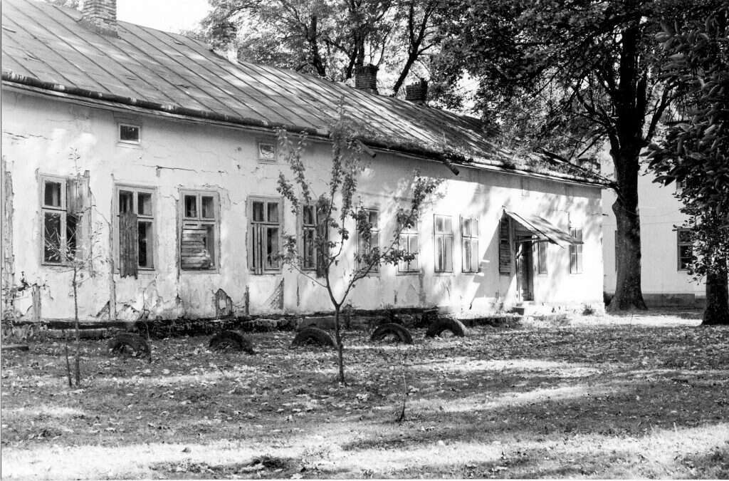 בית משפחת סטרלינג בשטרוויץ, כפי שצולם ב־2004. | באדיבות המשפחה מתוך הספר "אור בחשכה"
