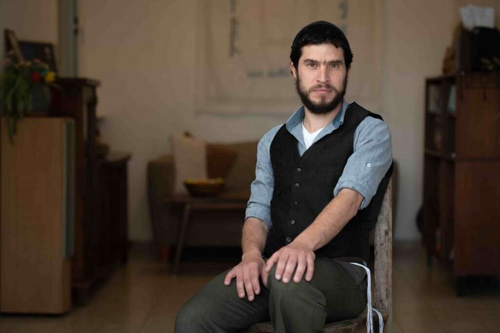 "בארץ יש רוויה מספרי שואה". אמרי פרל. | שריה דיאמנט