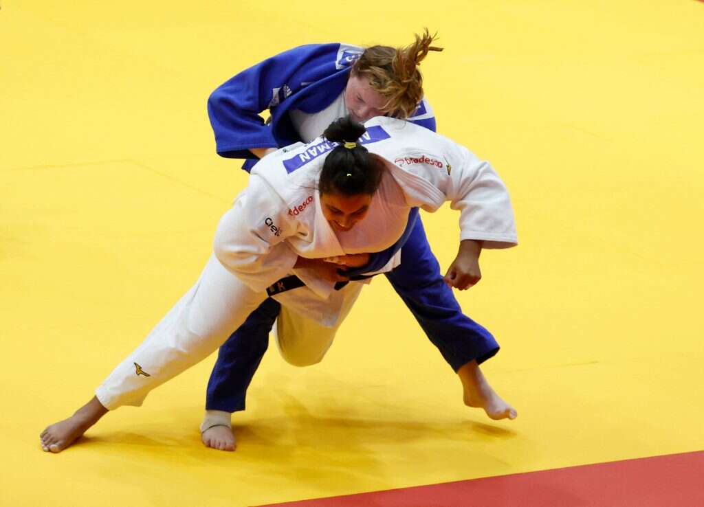 נכנסת לזירה ונלחמת עד הסוף. הרשקו על המזרן. | AFP / GUEZ J נכנסת לזירה ונלחמת עד הסוף. הרשקו על המזרן. | AFP / GUEZ J