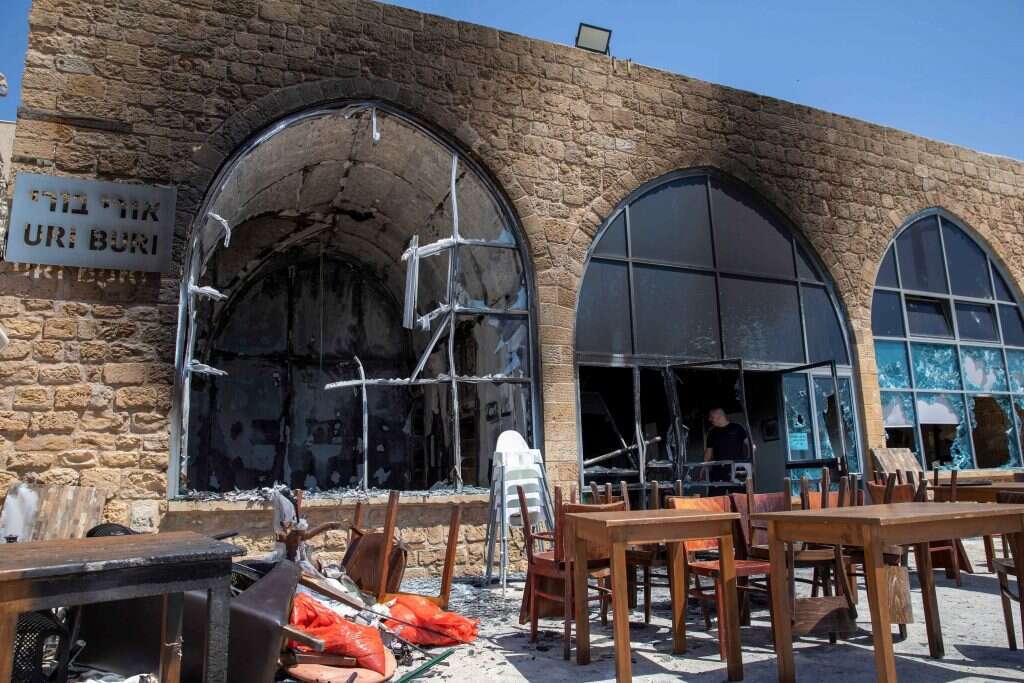 "אנחנו לא בגרמניה, אנחנו בישראל. יש לנו צבא ומשטרה וכנסת". מסעדת אורי בורי שהוצתה והושחטה, | מישל דוט קום