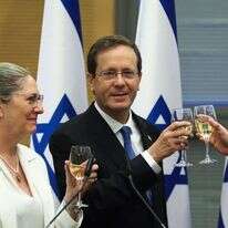 יצחק (בוז'י) הרצוג. | AFP