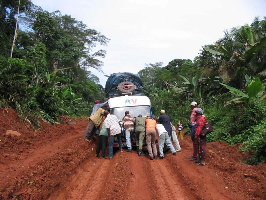 דרכי העפר במזרח קמרון. | באדיבות המצולמת