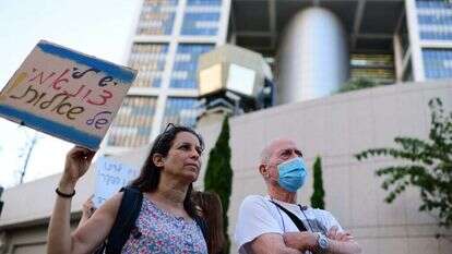 מחאה מחוץ למשפט על פרסום פרטי אירוע המוות של קצין אמ"ן. | תומר נויברג/פלאש90