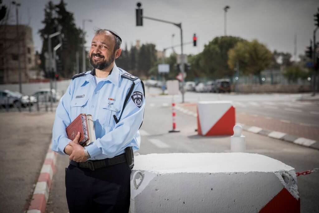 מחלוקת לאחווה. הרב רמי ברכיהו. | יונתן זינדל - פלאש 90