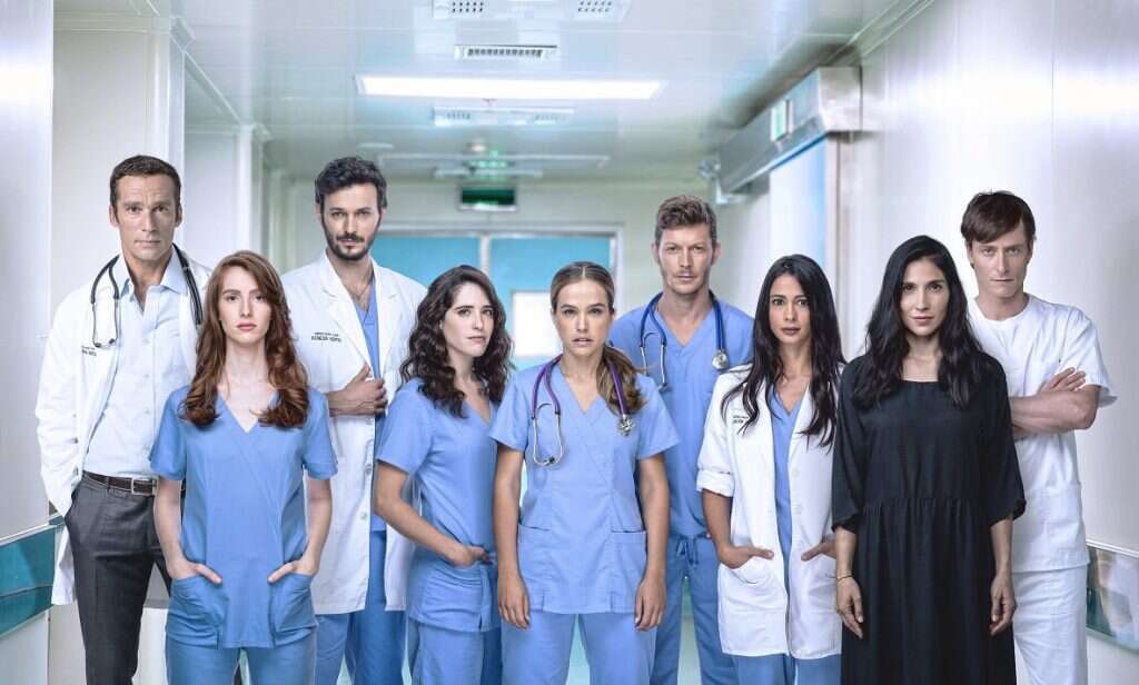 "מתים לרגע". | אוהד רומנו