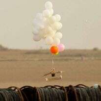 מרחב מוגן נפשי. בלוני תבערה ליד קיבוץ נחל־עוז | AFP