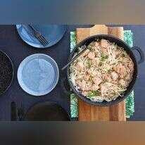 סלמון עם אטריות אורז. | אפרת ליכטנשטט