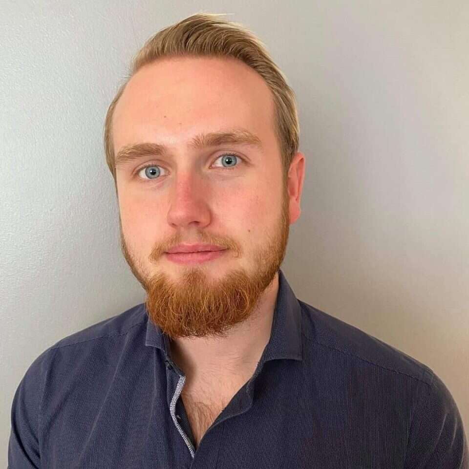 אוליבר ת'ורנסטינסון. | אווה בנדי גומז