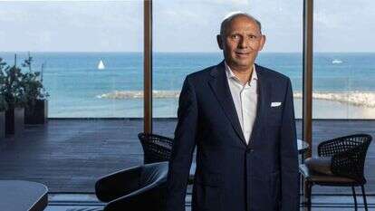 אייזיק אסא. | אבישג שאר ישוב