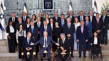 חברי הממשלה החדשה בבית הנשיא, השבוע | EPA