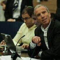 אלעזר שטרן. | אורן בן־חקון