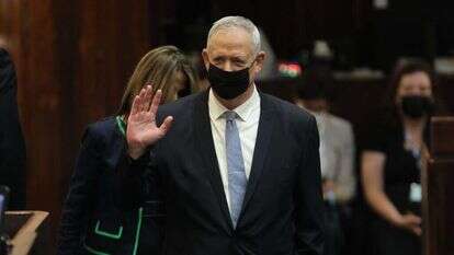 שר הביטחון בני גנץ. | EPA שר הביטחון בני גנץ. | EPA