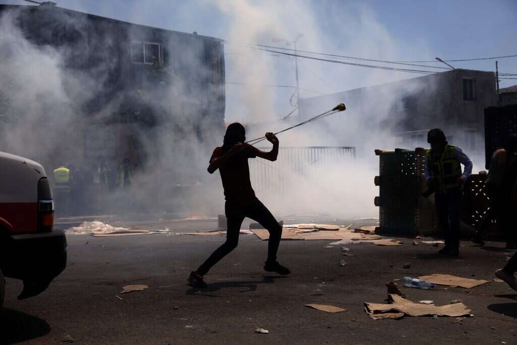 התפרעויות ערבים ברחבי ישראל. | EPA התפרעויות ערבים ברחבי ישראל. | EPA