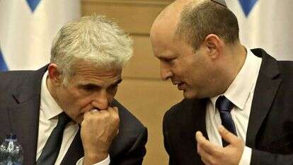 ראש הממשלה נפתלי בנט ושר החוץ יאיר לפיד. | AFP ראש הממשלה נפתלי בנט ושר החוץ יאיר לפיד. | AFP