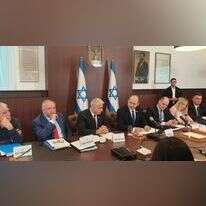 ישיבת הממשלה. | עטרה גרמן