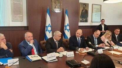 ישיבת הממשלה. | עטרה גרמן