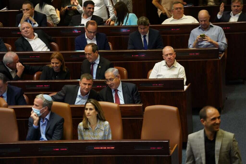 יו"ר האופוזיצי הנתניהו בהצבעת האמון במליאה. | דוברות הכנסת - דני שם טוב יו"ר האופוזיצי הנתניהו בהצבעת האמון במליאה. | דוברות הכנסת - דני שם טוב