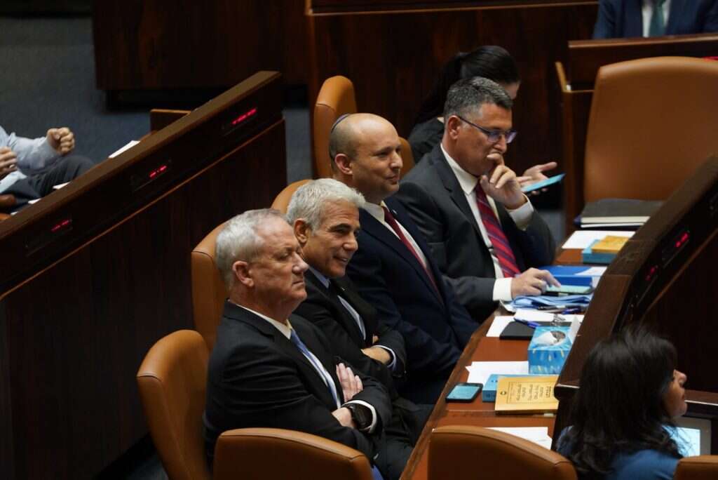 סער, בנט, לפיד וגנץ בהצבעה במליאה. | דוברות הכנסת - דני שם טוב