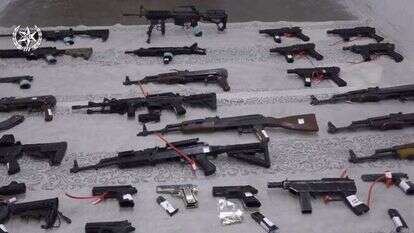 נשק בלתי חוקי. | מסך מתוך סרטון של דוברות המשטרה