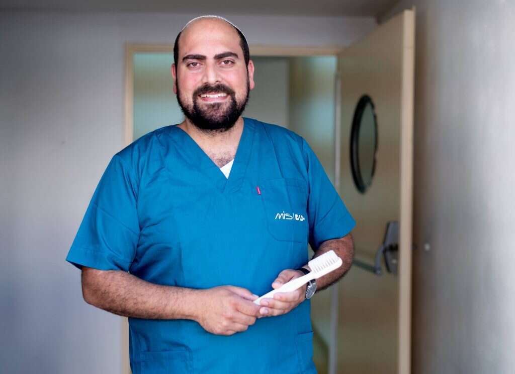 אלחנן חכמון. | נסיה אלון