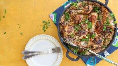 עוף עם אורז וסומק. | אפרת ליכטנשטט עוף עם אורז וסומק. | אפרת ליכטנשטט