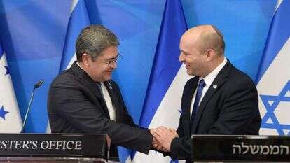 ראש הממשלה נפתלי בנט ונשיא הונדורס, חואן אורלנדו ארננדס. | עמוס בן גרשום, לע"מ ראש הממשלה נפתלי בנט ונשיא הונדורס, חואן אורלנדו ארננדס. | עמוס בן גרשום, לע"מ