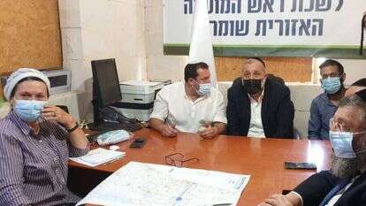 דרעי באביתר עם ראש מועצת שומרון יוסי דגן. | עטרה גרמן