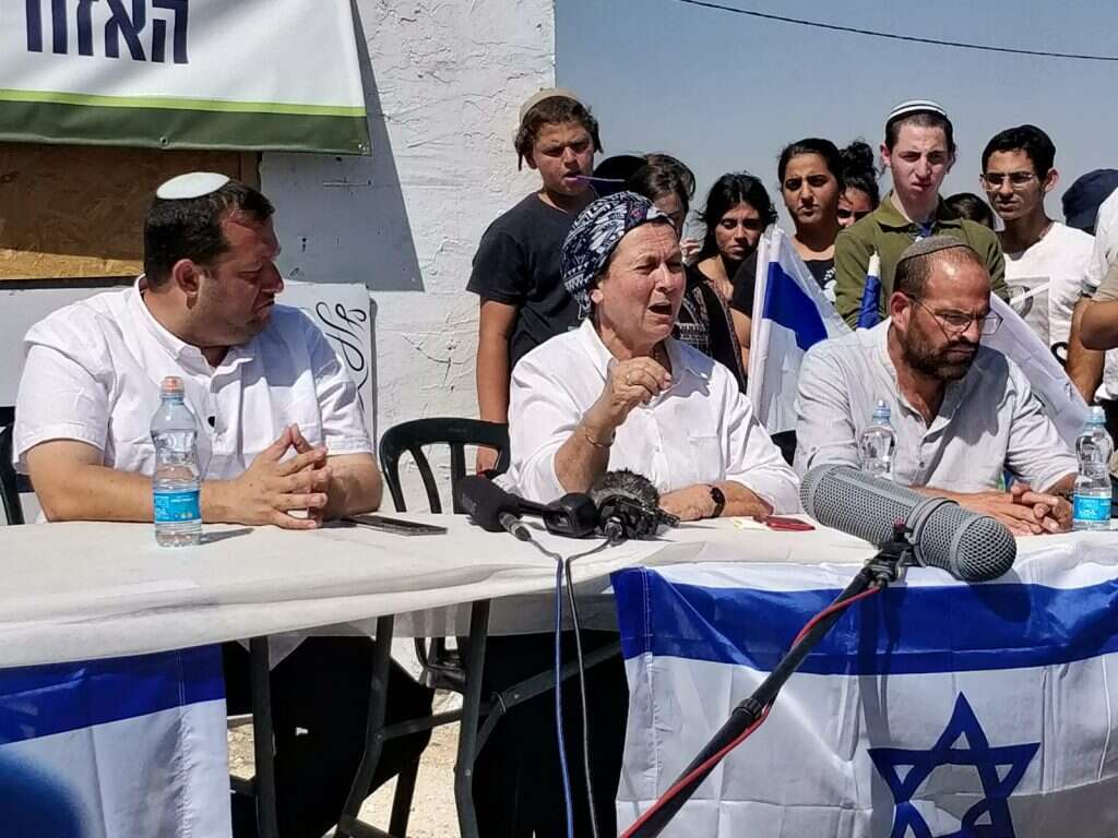 דניאלה ויס ויוסי דגן באביתר. | מועצה אזורית שומרון