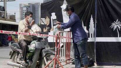 השוק בקמבודיה, השבוע. | EPA