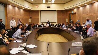 הדיונים הלילה. | דוברות הכנסת - דני שם טוב