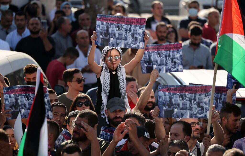 הפגנות ברמאללה בעקבות מותו של נזאר בנאת. | AFP
