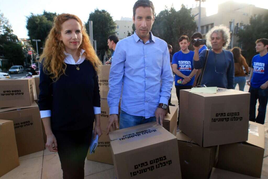 איציק שמולי וסתיו שפיר במחאה החברתית ב-2015. | אמיר מאירי