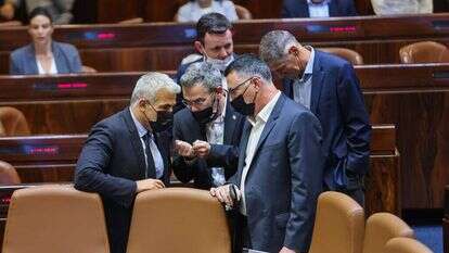 לפיד,טופורובסקי וסער במליאה. | דוברות הכנסת, נועם מושקוביץ