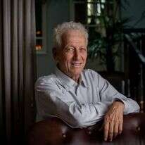 מוני מושונוב. | אריק סולטן